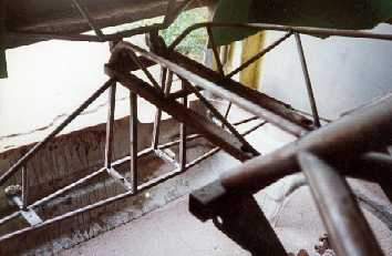 Rear chassis structure