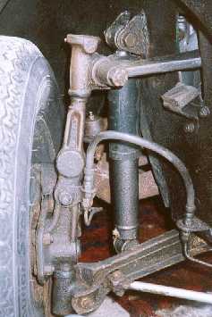 Front suspension with damper