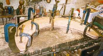Forming outer wheel arch