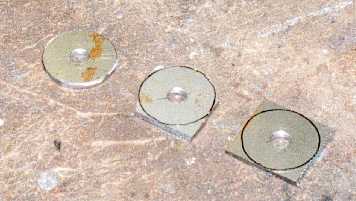 How to cut a circular disc.