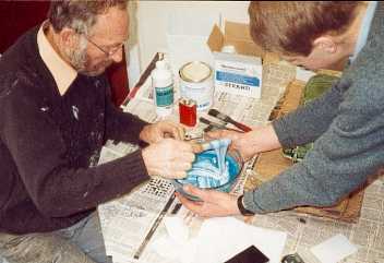 Mixing the moulding agent.